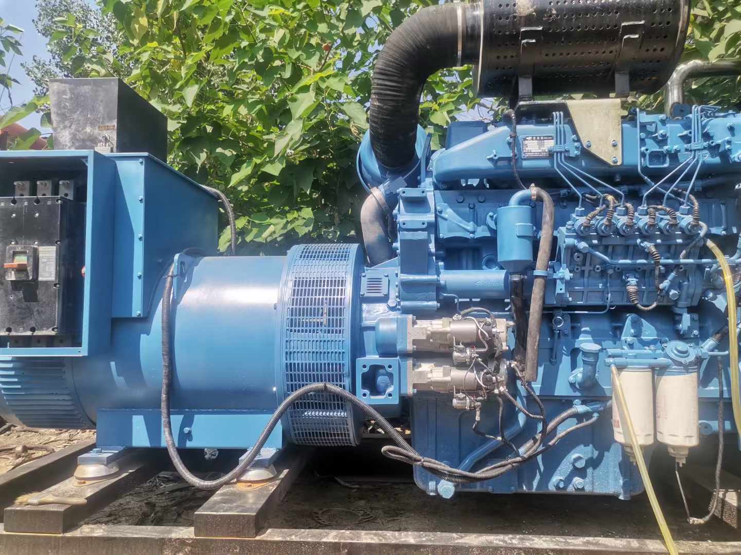 白山详细说明降低 800kW 柴油发电机输出电流波动的方法
