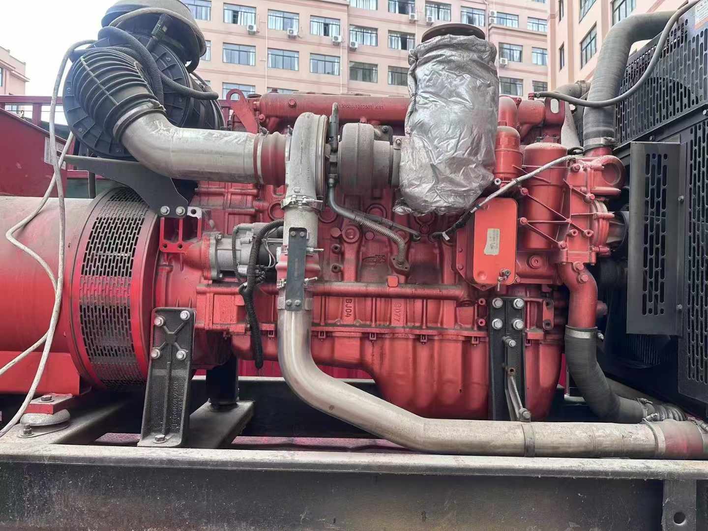 白山如何选择适合 600kW 柴油发电机组的过载保护器？